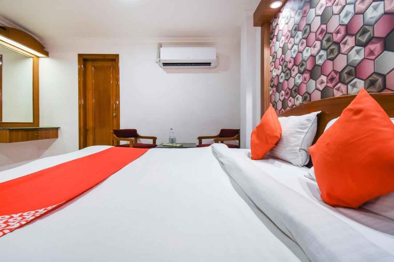 Oyo V International Hotel Amritsar Buitenkant foto