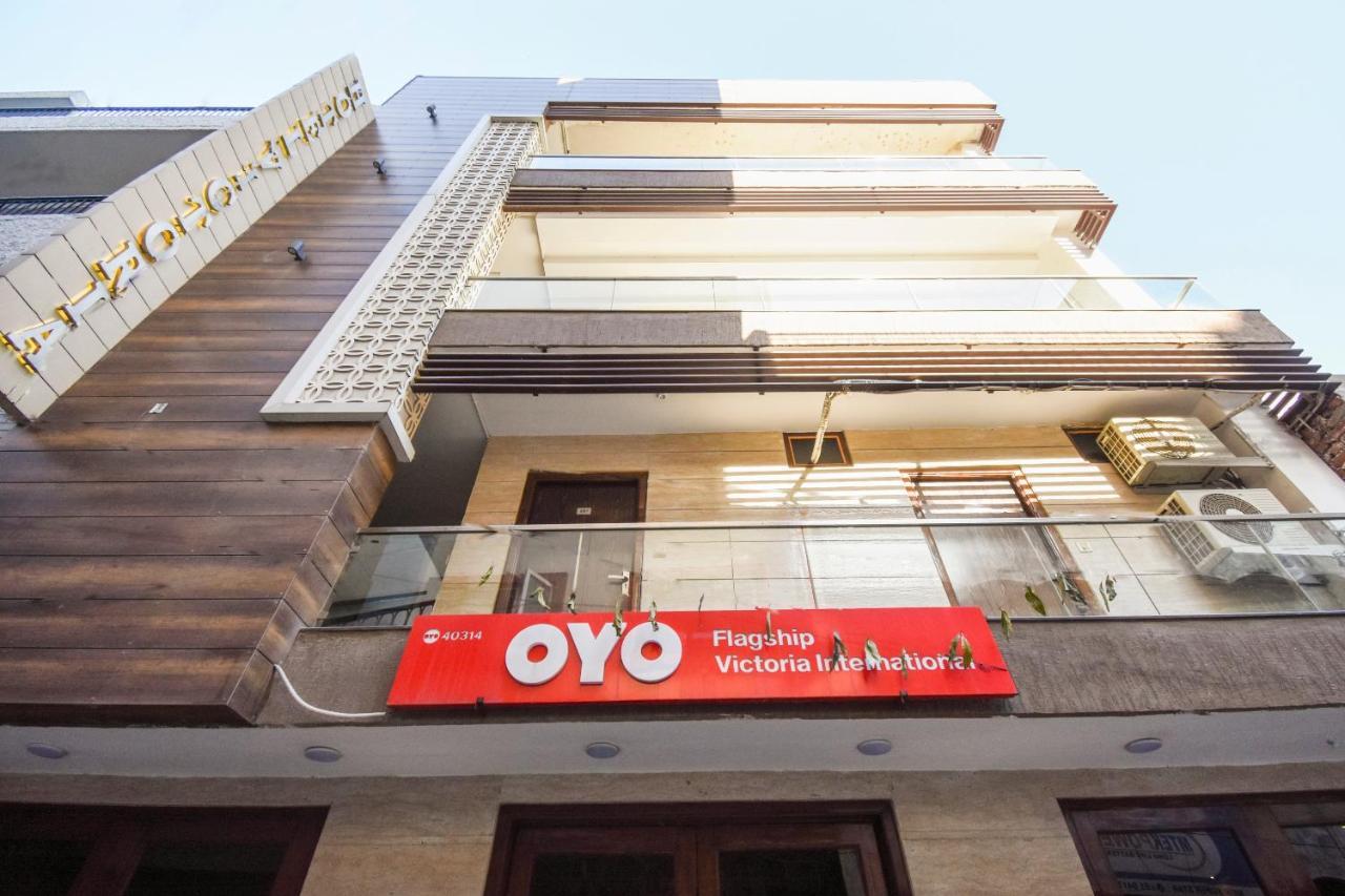 Oyo V International Hotel Amritsar Buitenkant foto